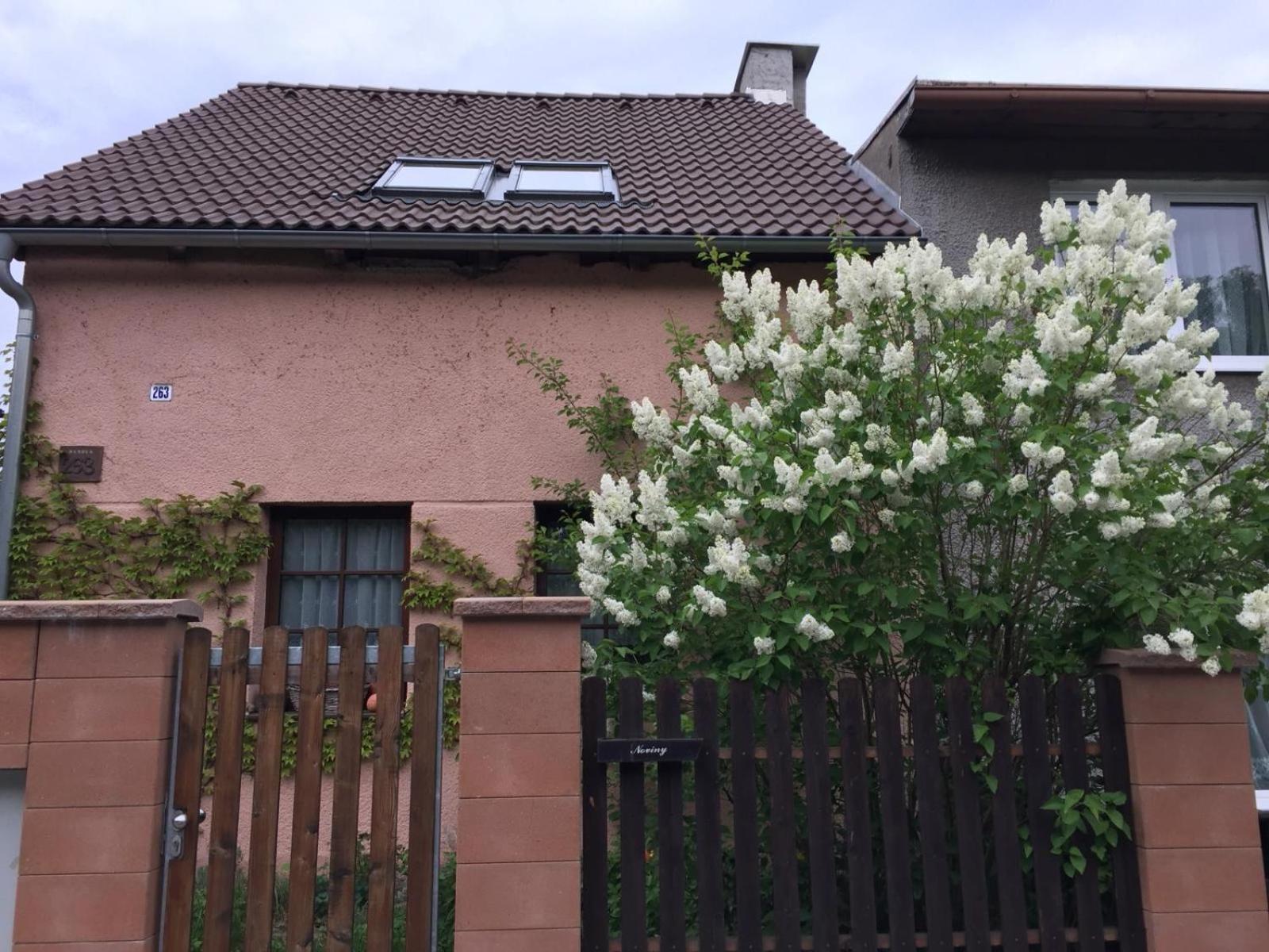 Na Husovce Villa Hrob Bagian luar foto